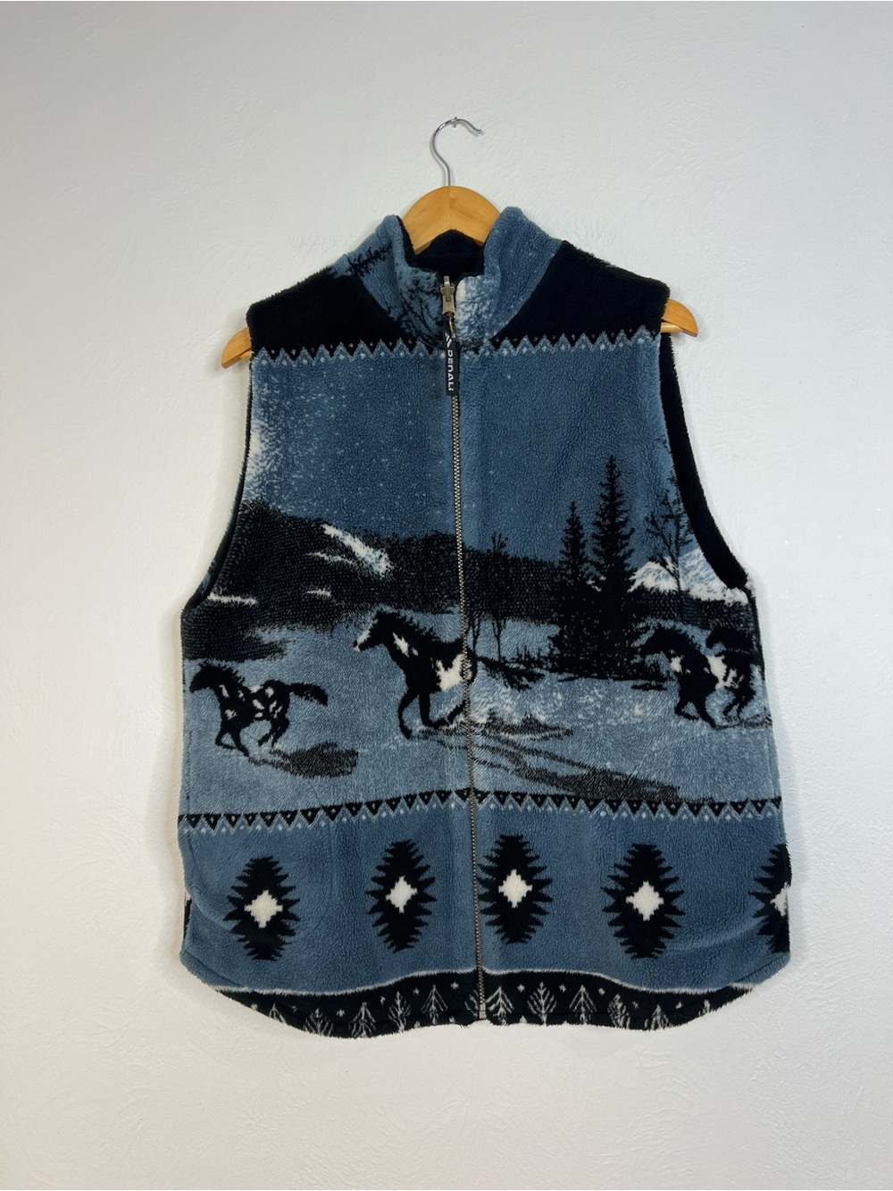 Vintage Denali Fleece Vest with Horse Scene Reversible - Picture 6 of 12